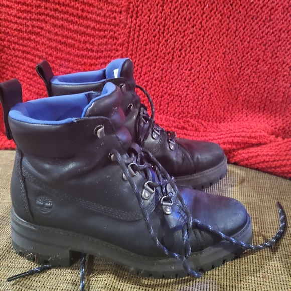 Black Ladies' Timberland Boots - Picture 3 of 3